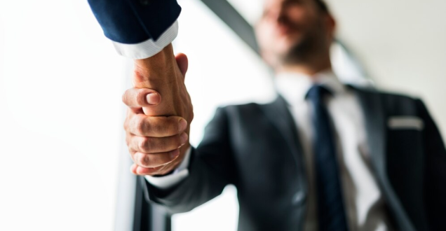 B2B: Ce este, cum funcționează și sfaturi pentru afacerea ta